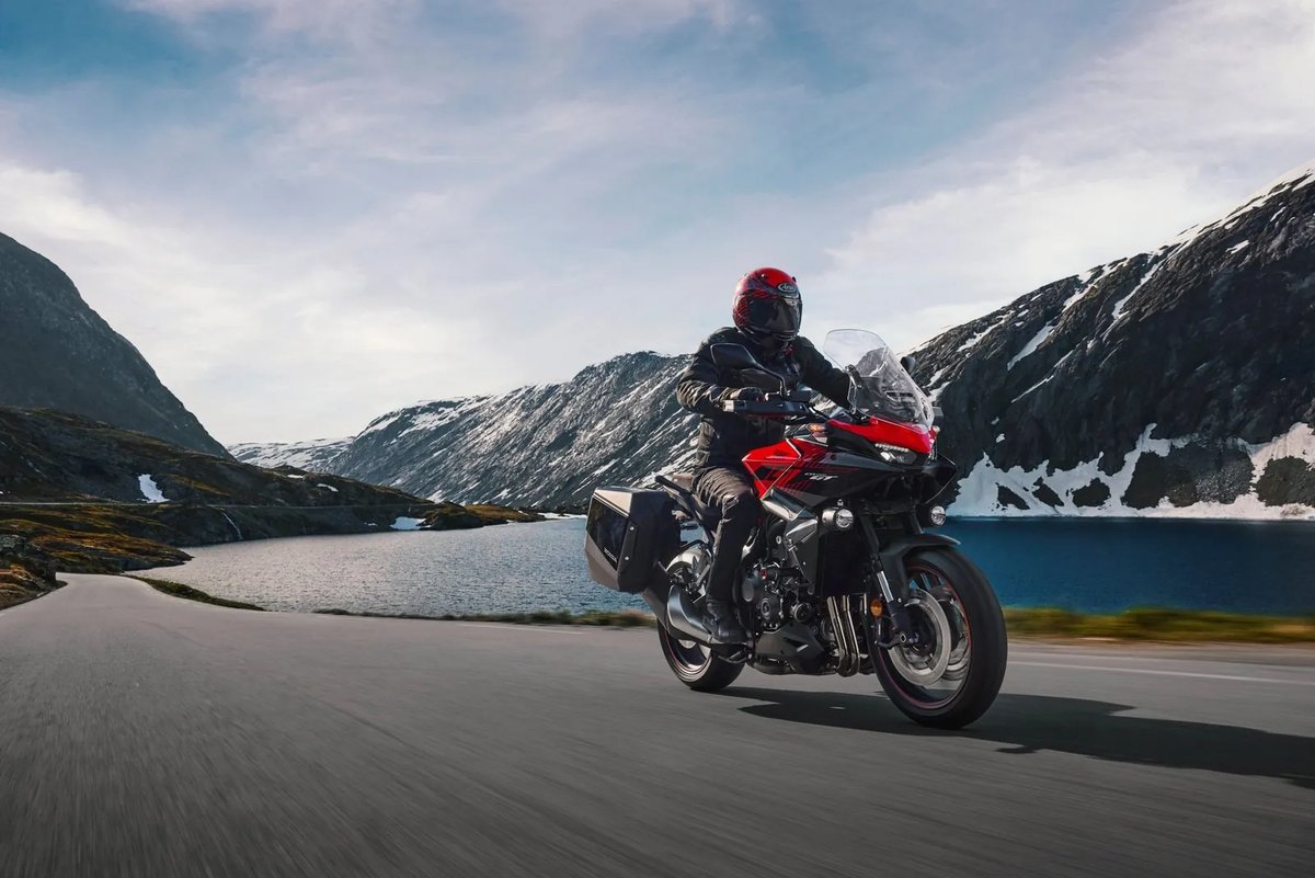 CB1000GT oder CB1000 Hornet – Honda CB1000GT mit verstellbarer Windschutzscheibe und Seitenverkleidung