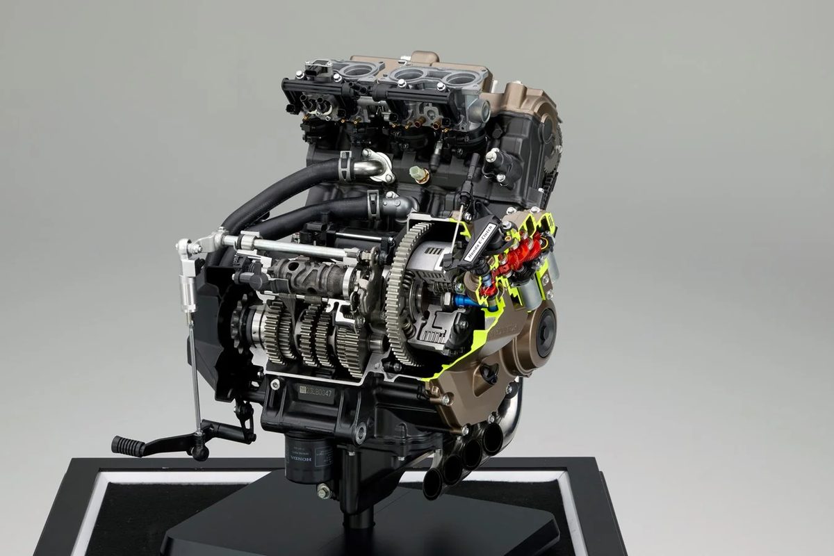 Moteur Honda E-Clutch avec boîte de vitesses en coupe