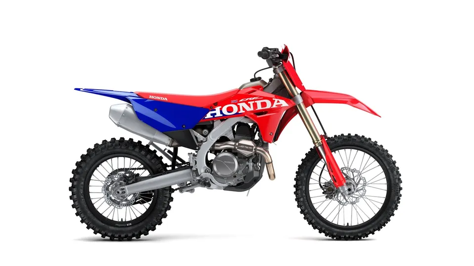 Honda CRF450RX, moto d’enduro de compétition de 449 cm³ en tout-terrain