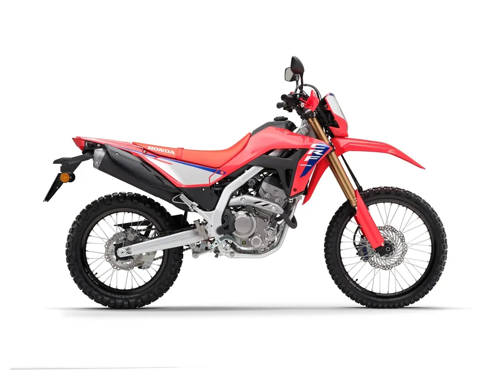 Honda CRF300L, moto enduro homologuée pour la route, vue de profil