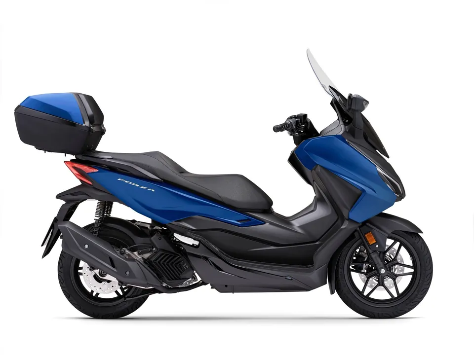 Honda Forza 125, scooter GT avec bulle à réglage électrique