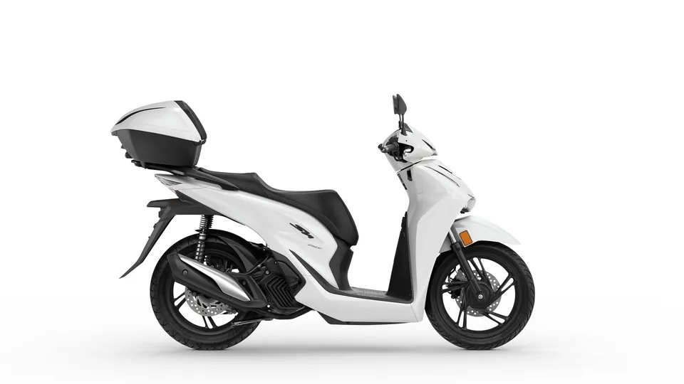 Honda SH150i, scooter urbain de 157 cm³ à plancher plat